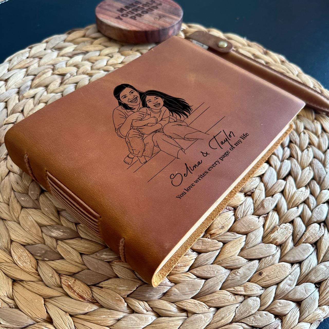 Landscape leather notebook engraved with mother and daughter portrait
