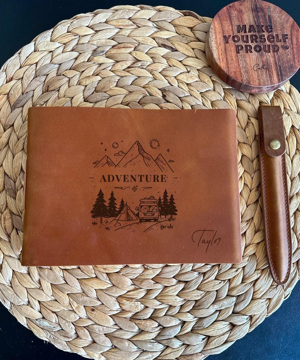 Personalized leather-bound travel journal in Crazy Horse leather, perfect as a Christmas gift for travel enthusiasts. A unique way to record holiday adventures