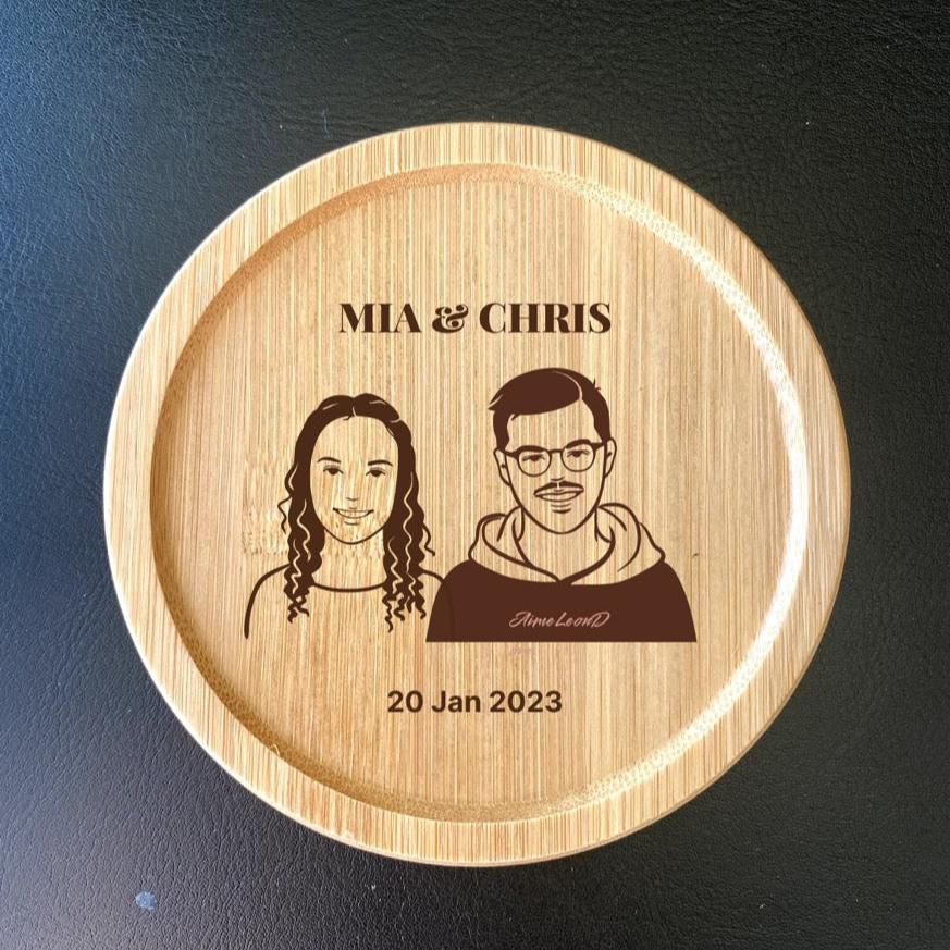 Personalized wooden coffee coaster set with couple&#39;s name and couple portrait for anniversaries