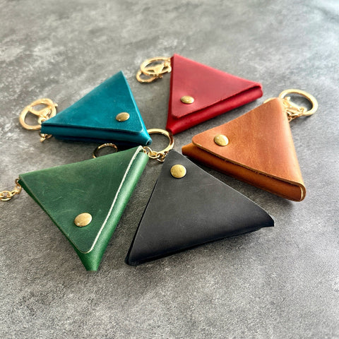Triangle Leather Coin Purse – Handmade Crazy Horse Leather Keychain Wallet | Personalised Christmas Gift